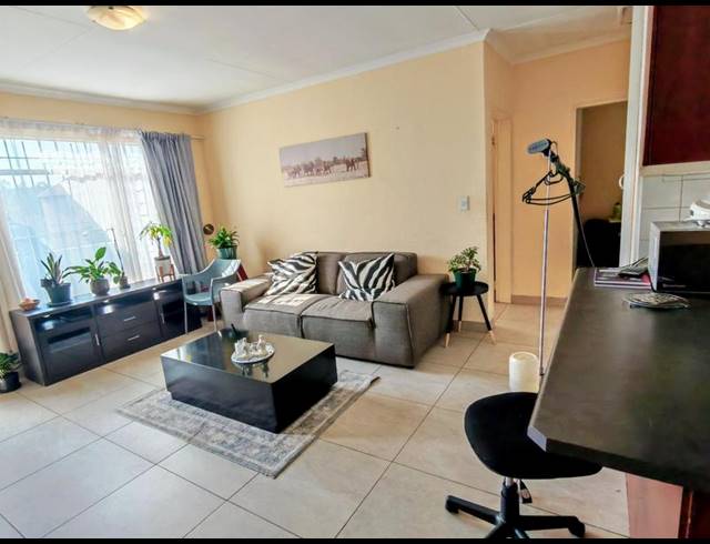 2 BEDROOM APARTMENT FOR SALE IN VORNA VALLEY